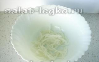 Koreai stílusú tengeri káposzta saláta Száraz koreai tengeri káposzta burgonyával