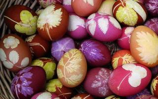 Egyszerű technikák a húsvéti tojásfestéshez Húsvéti tojásfestés filctollakkal