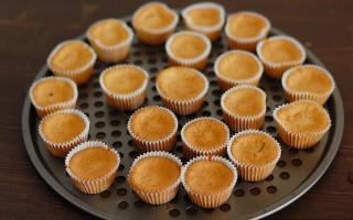 Cremiger Kuchen. Woraus man Muffins machen kann