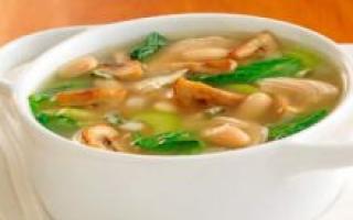 Supë me kërpudha të thata porcini